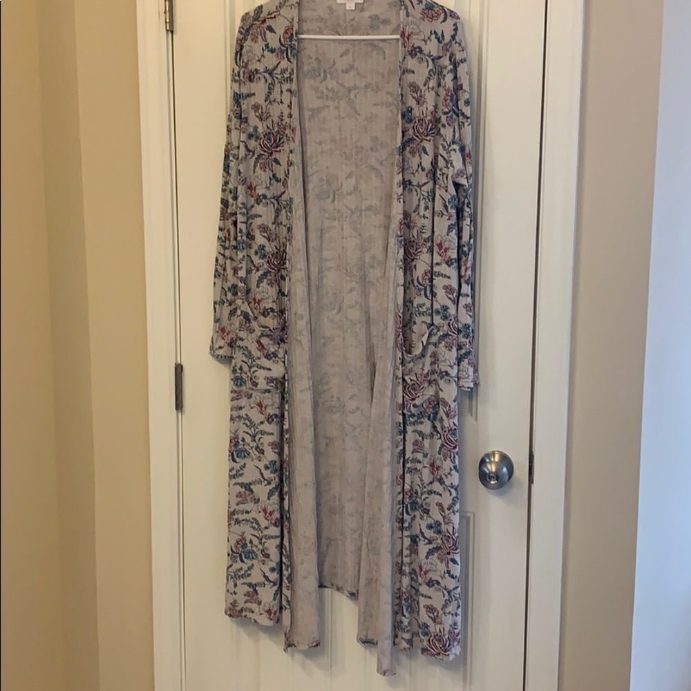 EUC LuLaRoe Sarah - Floral - L